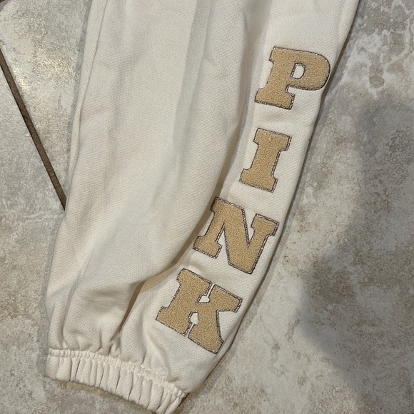 NWT! Victoria’s Secret Pink Ivy Fleece Relaxed Campus Joggers Sweatpants L - Picture 6 of 7